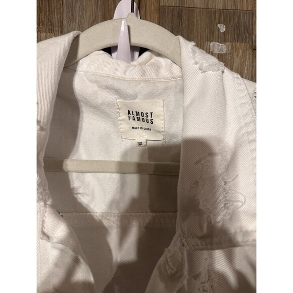 almost famous Women’s denim jacket Distressed White Size 3X - Picture 5 of 5